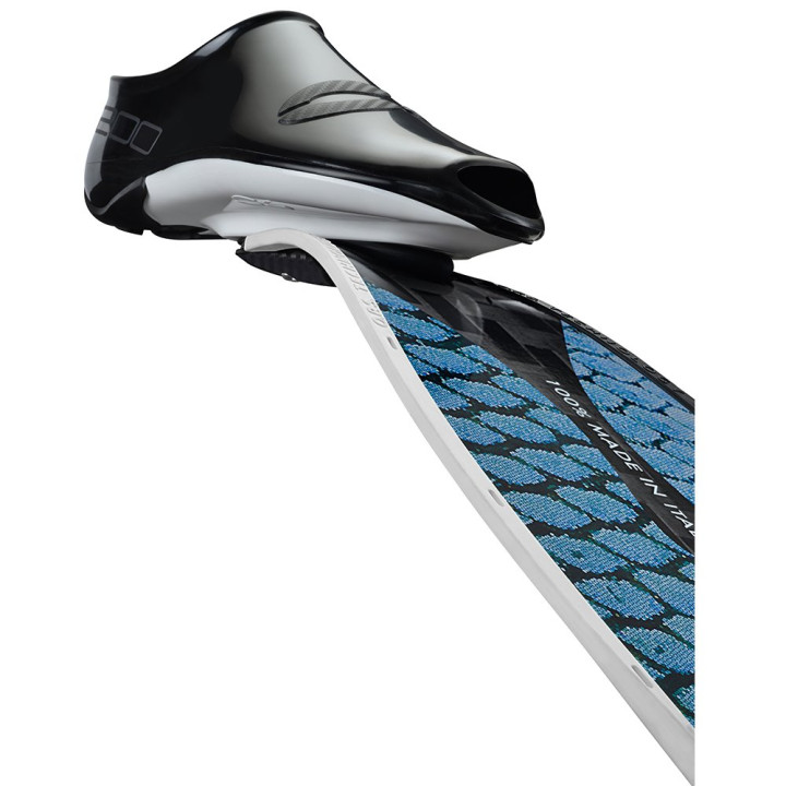 C4  L-1090 Betta Carbon Blade